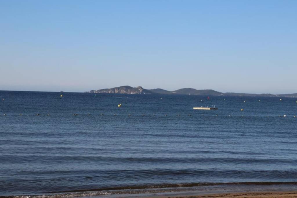 Appartamento T2, climatisé, piscines, près de la mer La Londe-les-Maures Esterno foto